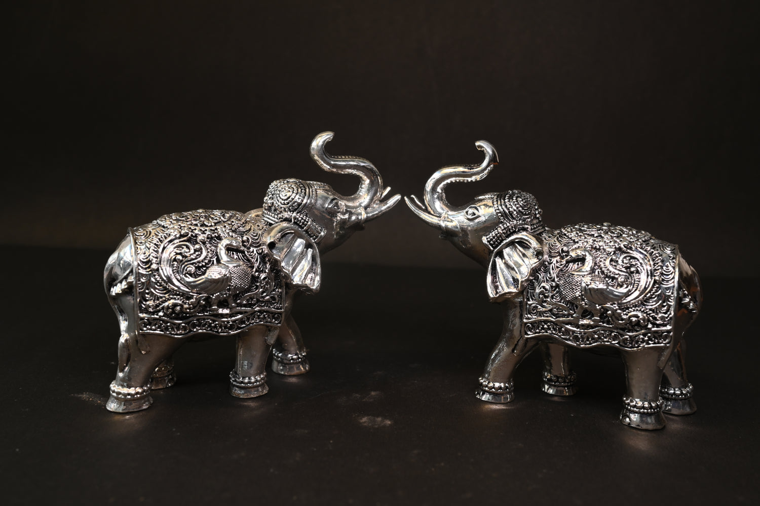 Single Swan Elephant Pair