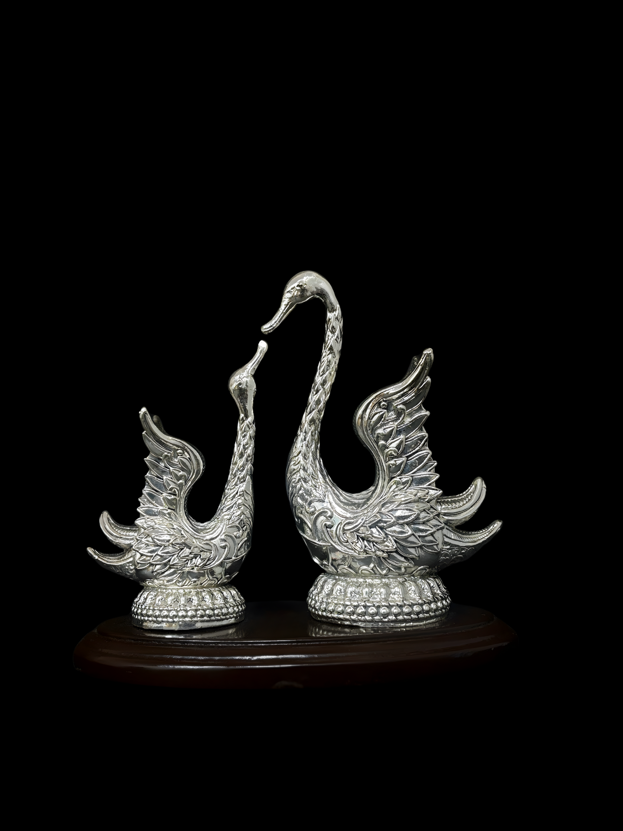Swan Couple Showpiece
