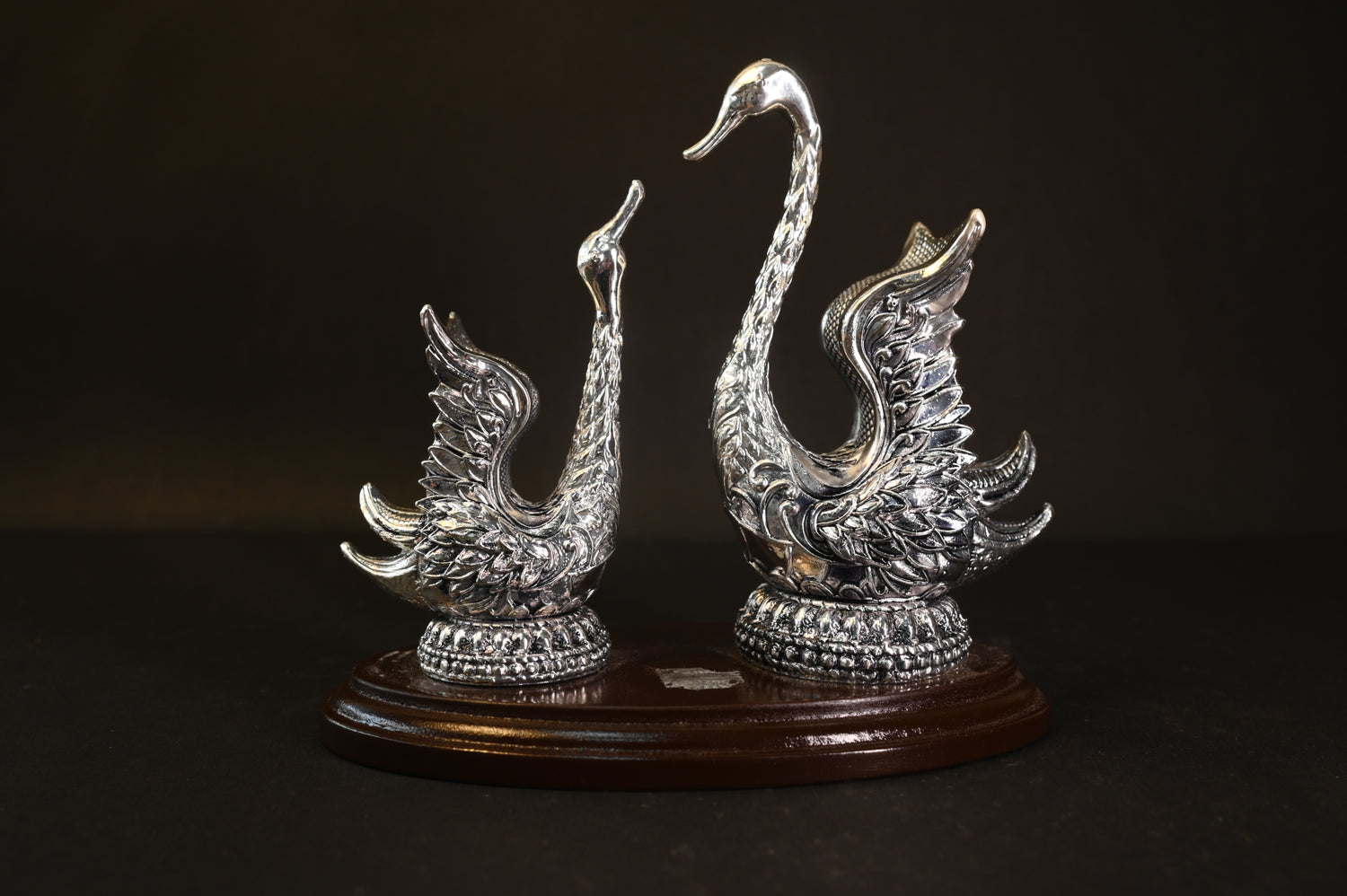 Chinese Swan Pair