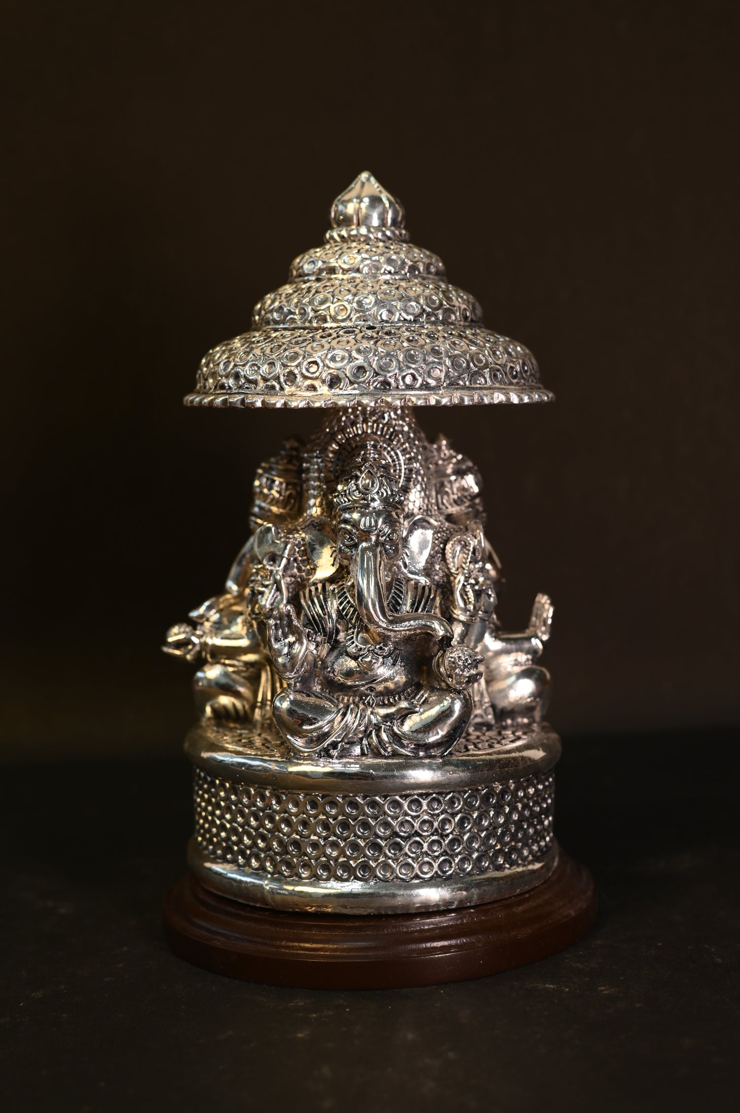 3 face Round Ganesh with umbrella