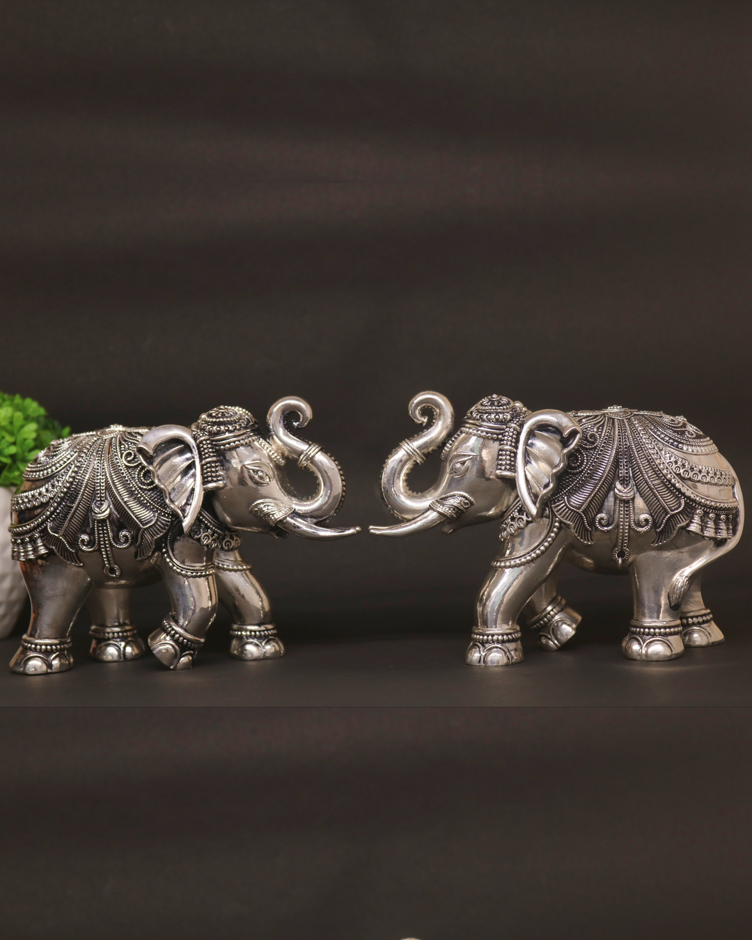 Royal Elephant Pair – Silver-Plated Decorative Statue